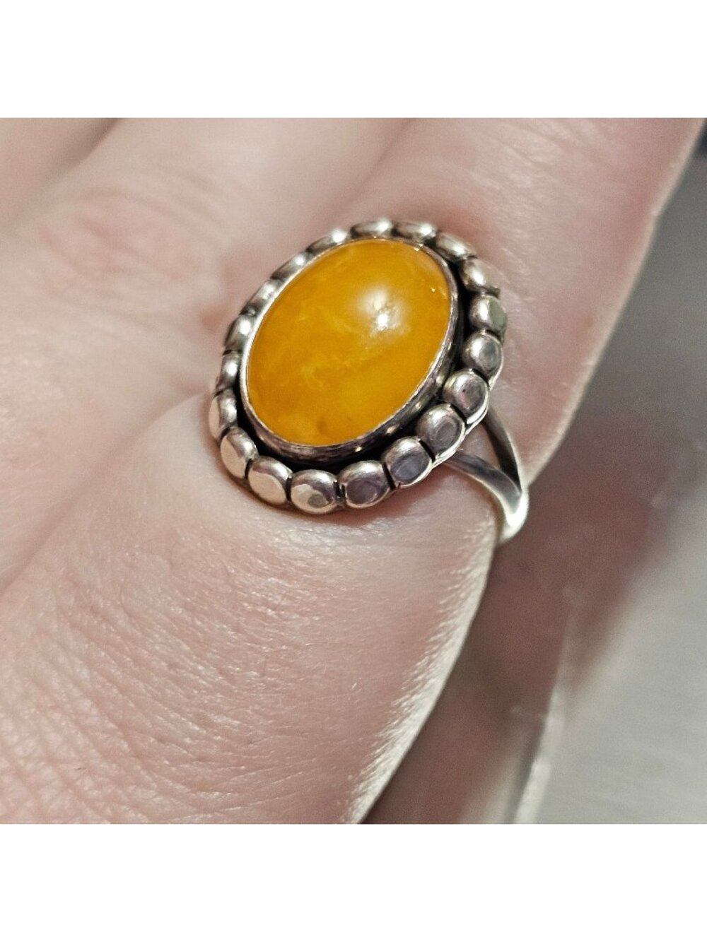 (723) DRT Sterling Silver Ring Yellow Butterscotch Amber Oval Stone Edge Design